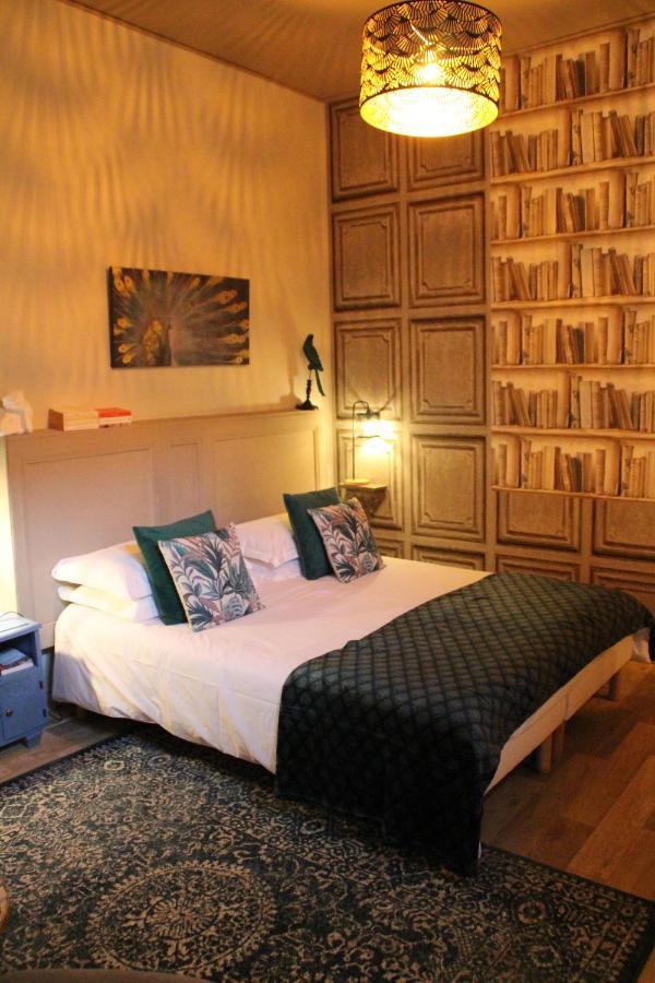 Une Chambre En Ville Saintes Exterior foto