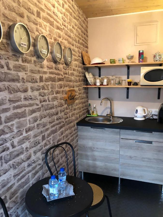 Une Chambre En Ville Saintes Exterior foto